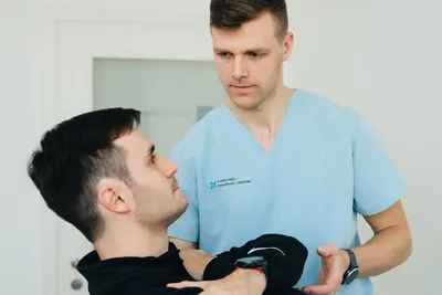 Dolor de codo en dominadas y epicondilitis del dominadero: causas, prevención y recuperación