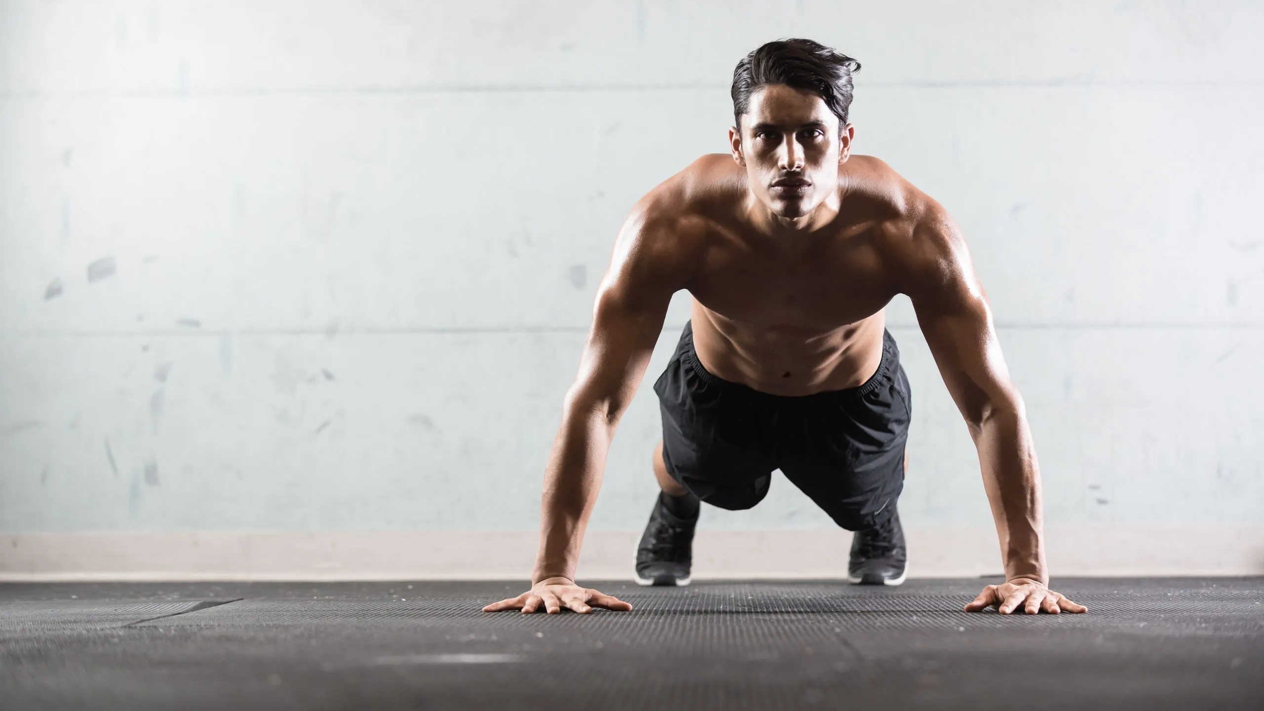 Los 30 mejores ejercicios y rutinas de calistenia para pecho (estoy hablando del pectoral)